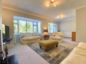 Lounge- click for photo gallery